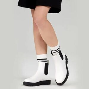 NIB! Boots